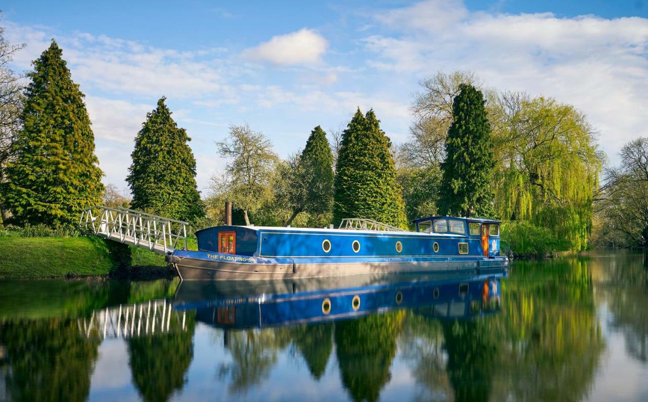 Monkey Island Estate - Small Luxury Hotels Of The World Bray Luaran gambar The River Wey at Farnham