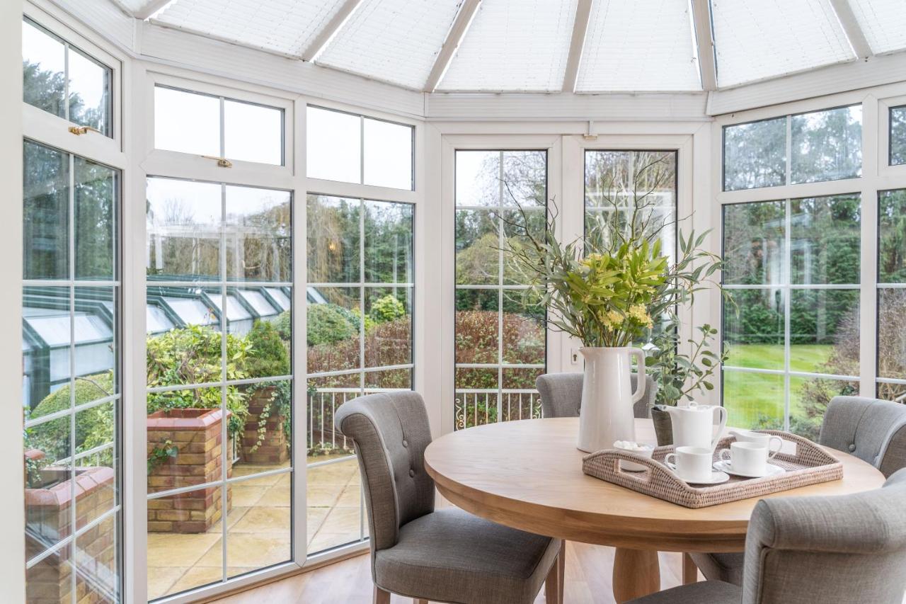 Monkey Island Estate - Small Luxury Hotels Of The World Bray Luaran gambar Interior of a conservatory